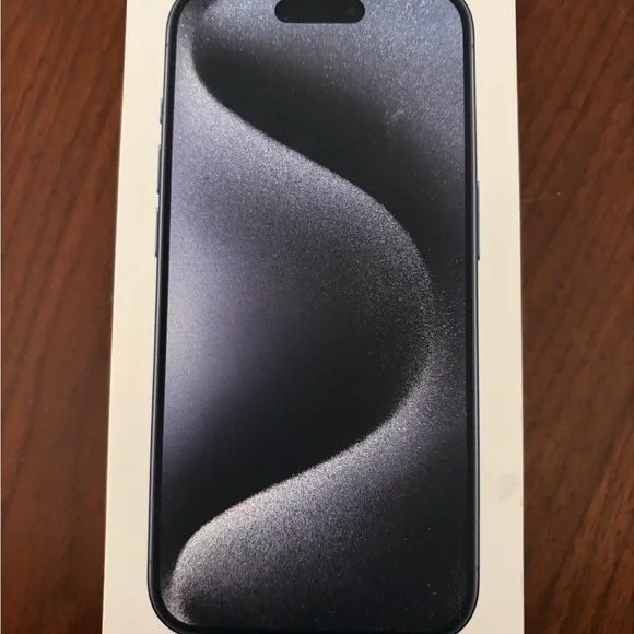 Apple iPhone 15 Pro - Blue Titanium - Picture 2 of 8